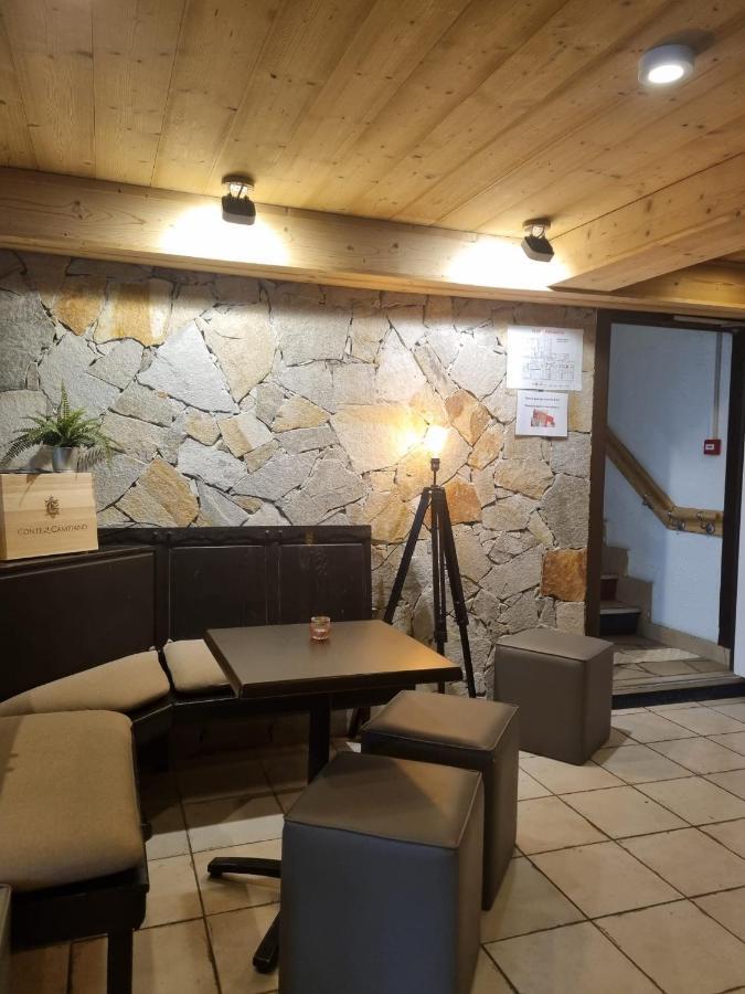 Hotel Le Cairn لو دوز آلب المظهر الخارجي الصورة
