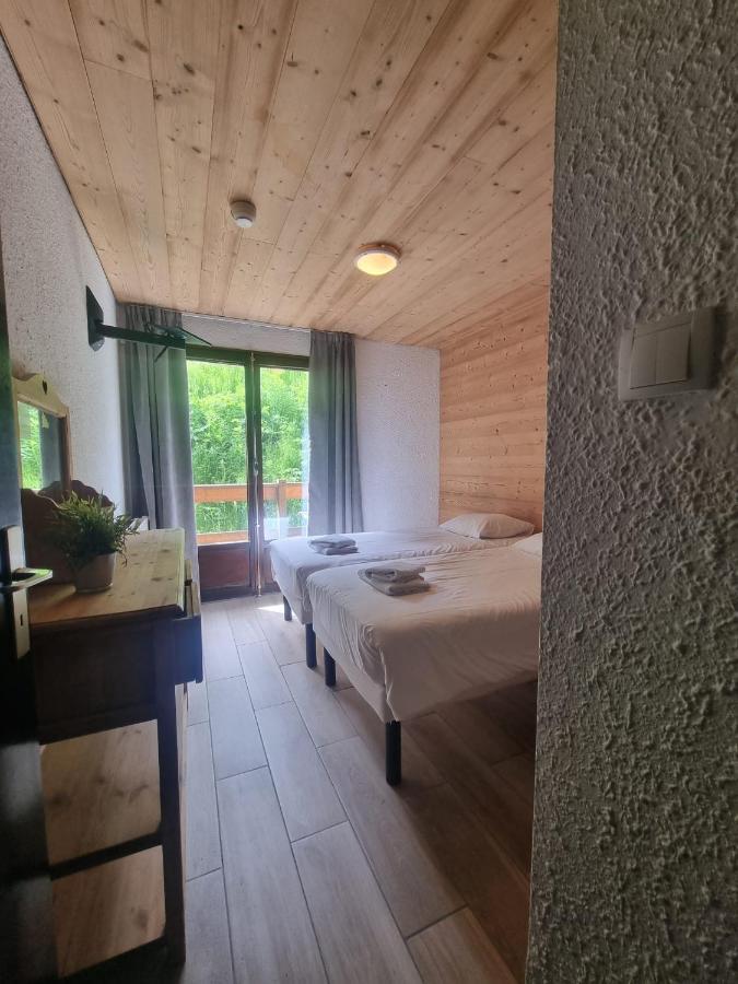 Hotel Le Cairn لو دوز آلب المظهر الخارجي الصورة