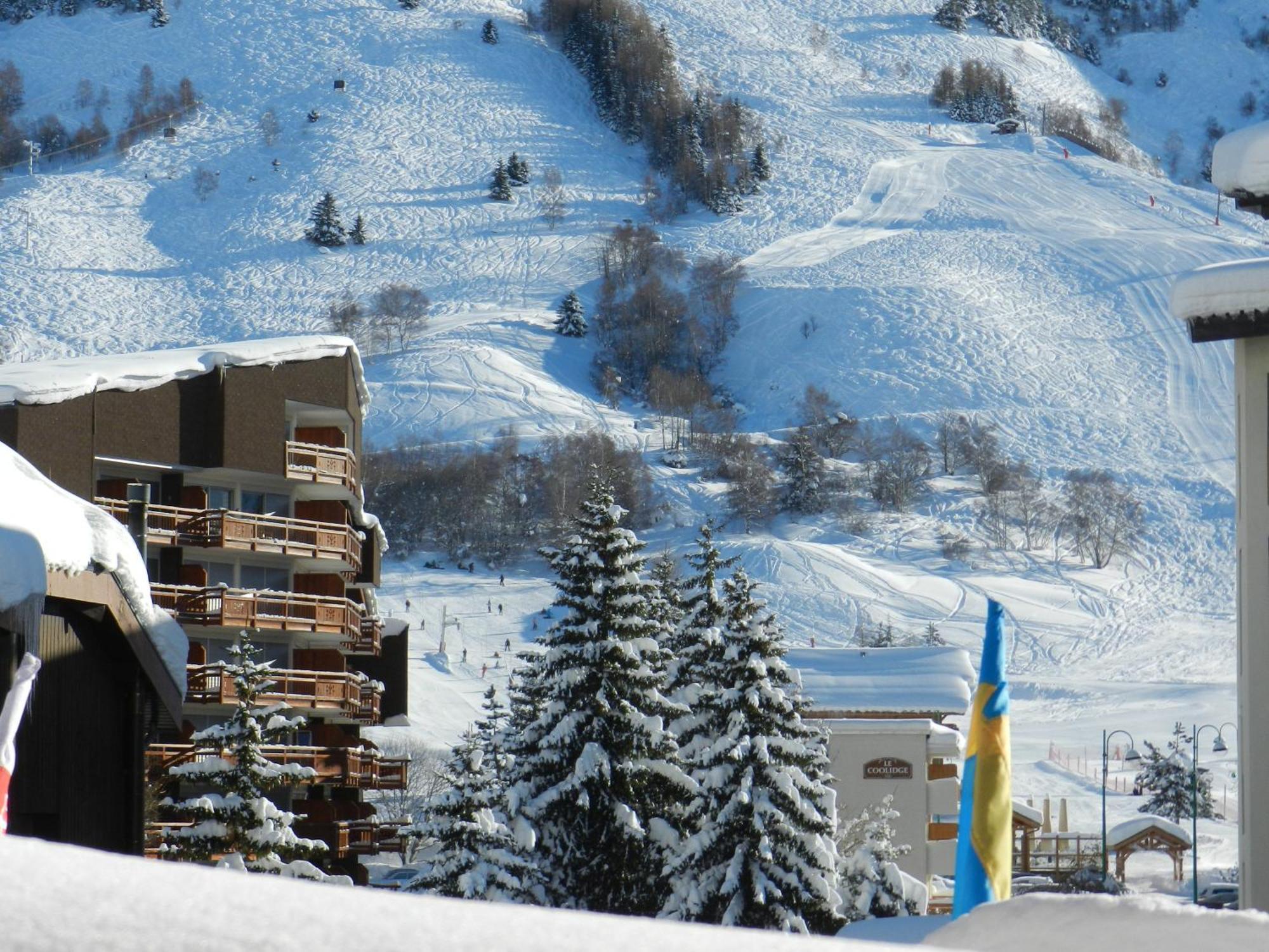 Hotel Le Cairn لو دوز آلب المظهر الخارجي الصورة
