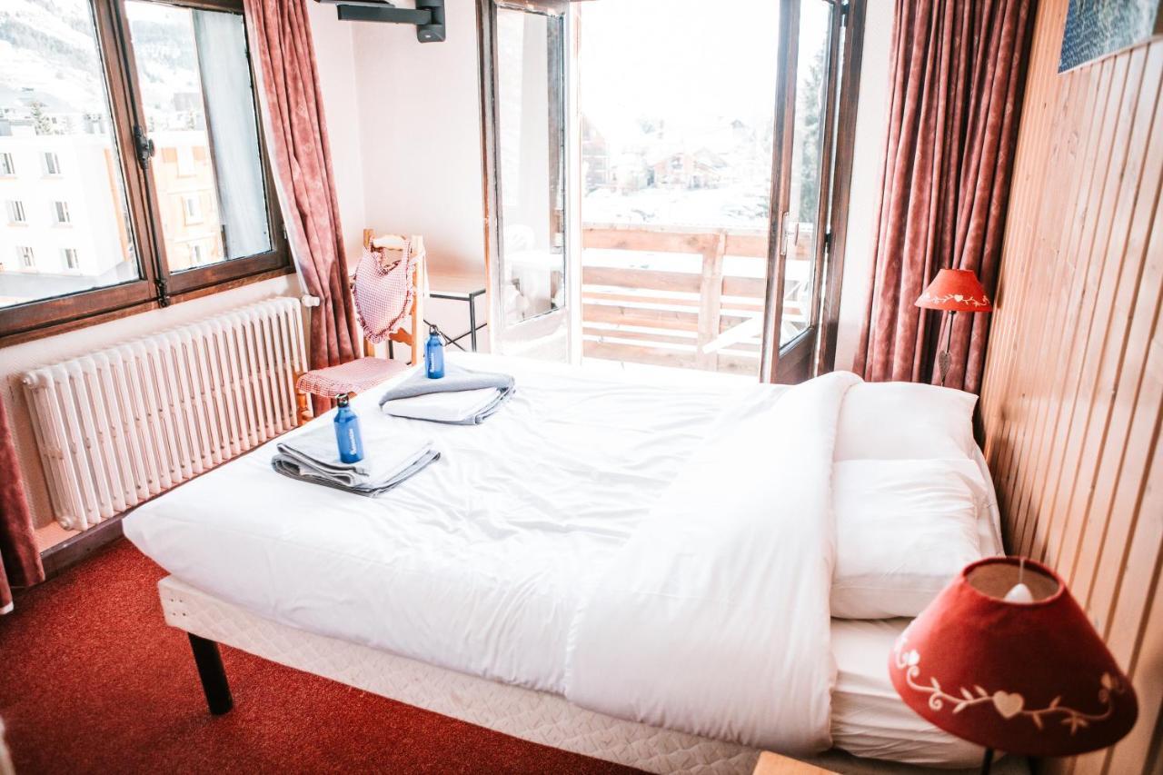 Hotel Le Cairn لو دوز آلب المظهر الخارجي الصورة